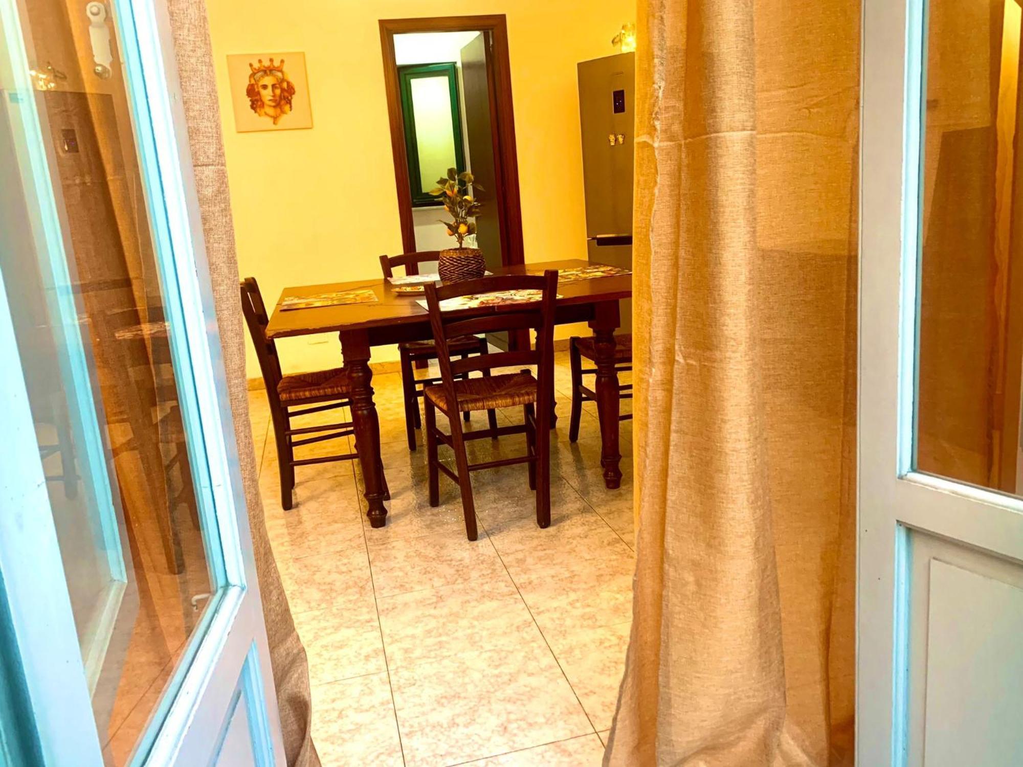 Appartamento A Un Passo Dal Massimo 1 Palermo Esterno foto
