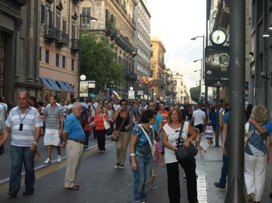 Appartamento A Un Passo Dal Massimo 1 Palermo Camera foto